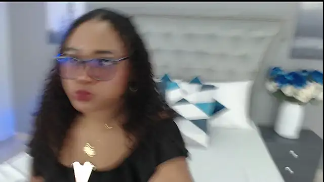 Snapshot of RoxieLewis chatting on March 22, 2025, 3:52 am RoxieLewis online show from March 22, 2025, 3:52 am