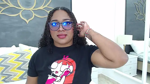 Snapshot of RoxieLewis chatting on February 13, 2025, 8:34 pm RoxieLewis online show from February 13, 2025, 8:34 pm