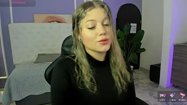 alaia greyy online show from October 2, 2025, 12:52 pm