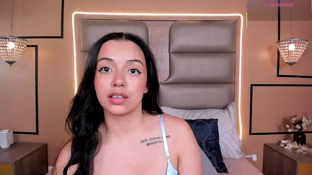 Snapshot of CAYLINCOLLINS chatting on November 11, 2025, 3:01 am CAYLINCOLLINS online show from November 11, 2025, 3:01 am