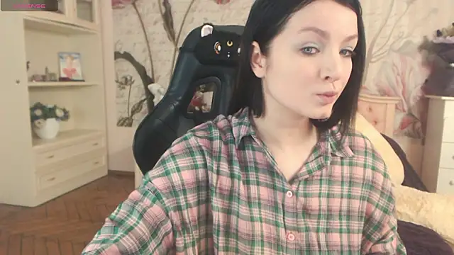 Snapshot of BritneyBarker chatting on February 26, 2026, 5:07 am BritneyBarker online show from February 26, 2026, 5:07 am