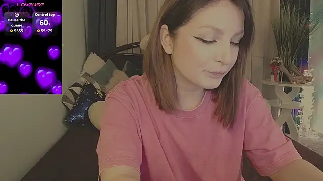 Snapshot of BritneyBarker chatting on May 25, 2026, 5:40 am BritneyBarker online show from May 25, 2026, 5:40 am