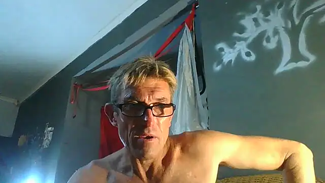 Snapshot of xylegs chatting on February 21, 2025, 8:38 pm xylegs online show from February 21, 2025, 8:38 pm