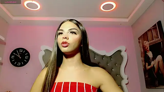 Snapshot of CamiiGarcia chatting on March 7, 2025, 11:29 am CamiiGarcia online show from March 7, 2025, 11:29 am