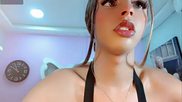 Snapshot of CamiiGarcia chatting on March 12, 2025, 2:34 pm CamiiGarcia online show from March 12, 2025, 2:34 pm
