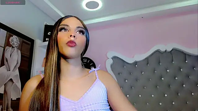 Snapshot of CamiiGarcia chatting on February 24, 2025, 2:37 pm CamiiGarcia online show from February 24, 2025, 2:37 pm