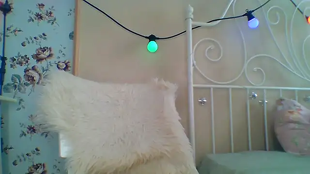 Frankie Foxie online show from February 23, 2025, 5:45 am