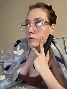 Molli Luv online show from November 5, 2025, 9:23 am