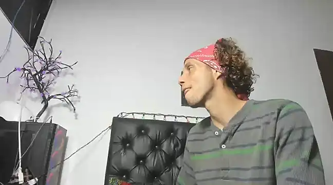 Snapshot of yisus_hot__ chatting on January 29, 2025, 8:04 pm yisus hot online show from January 29, 2025, 8:04 pm
