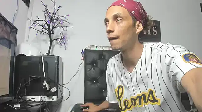 Snapshot of yisus_hot__ chatting on February 1, 2025, 2:56 pm yisus hot online show from February 1, 2025, 2:56 pm