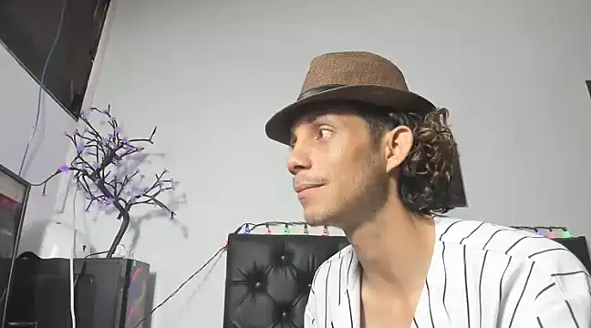 Snapshot of yisus_hot__ chatting on January 27, 2025, 2:24 pm yisus hot online show from January 27, 2025, 2:24 pm