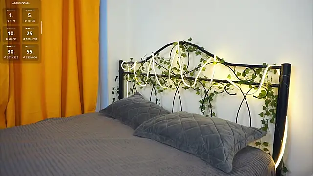 Snapshot of VeronaCritchlow chatting on November 9, 2025, 7:12 am VeronaCritchlow online show from November 9, 2025, 7:12 am