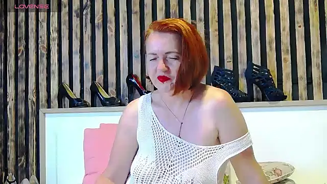 Snapshot of Alis_Lovi chatting on June 29, 2026, 9:49 am Alis Lovi online show from June 29, 2026, 9:49 am