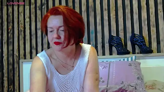 Alis Lovi online show from November 11, 2025, 1:39 pm