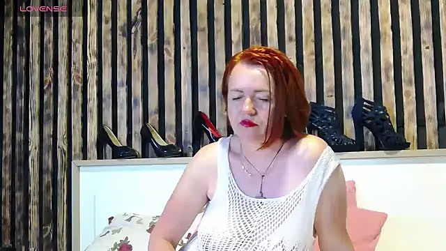 Snapshot of Alis_Lovi chatting on June 23, 2026, 10:30 pm Alis Lovi online show from June 23, 2026, 10:30 pm