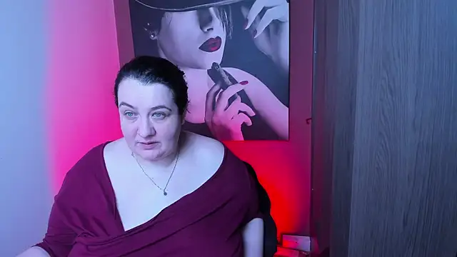 QueenOfHaze online show from December 16, 2025, 7:56 am