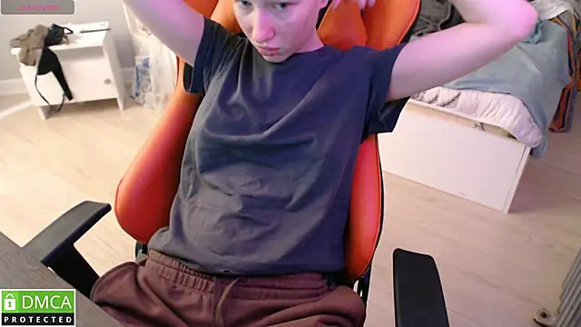 crystalyss online show from March 16, 2025, 12:12 am