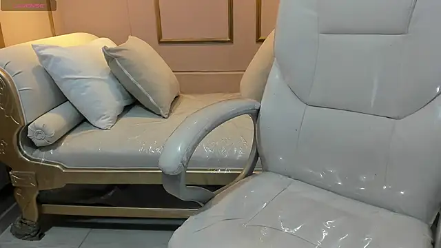 ZoeySnow online show from November 28, 2025, 12:16 pm