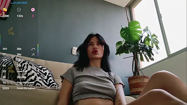 Snapshot of GerberaBlooms77 chatting on March 18, 2025, 10:48 pm GerberaBlooms77 online show from March 18, 2025, 10:48 pm