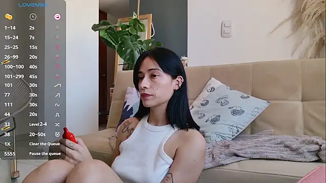 Snapshot of GerberaBlooms77 chatting on February 17, 2025, 5:55 pm GerberaBlooms77 online show from February 17, 2025, 5:55 pm