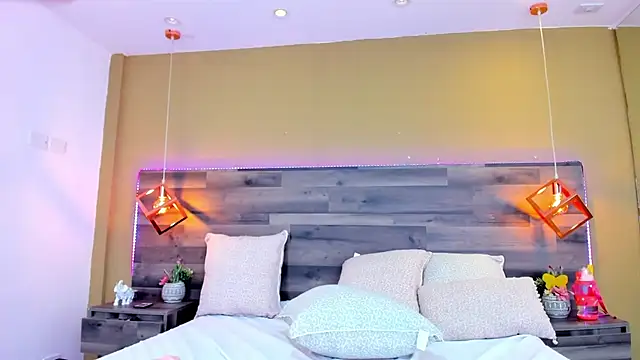 Snapshot of MeganCrow chatting on March 9, 2025, 9:46 pm MeganCrow online show from March 9, 2025, 9:46 pm