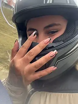 Snapshot of MeganCrow chatting on October 15, 2025, 5:21 pm MeganCrow online show from October 15, 2025, 5:21 pm