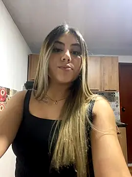 Snapshot of MeganCrow chatting on September 24, 2025, 11:21 pm MeganCrow online show from September 24, 2025, 11:21 pm