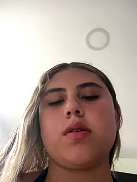 Snapshot of MeganCrow chatting on November 5, 2025, 7:28 pm MeganCrow online show from November 5, 2025, 7:28 pm