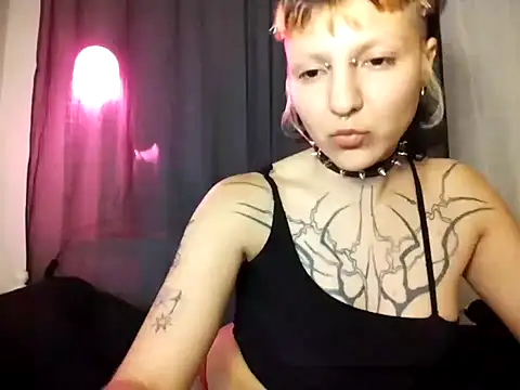 Snapshot of emilnoire chatting on January 23, 2025, 6:28 am emilnoire online show from January 23, 2025, 6:28 am