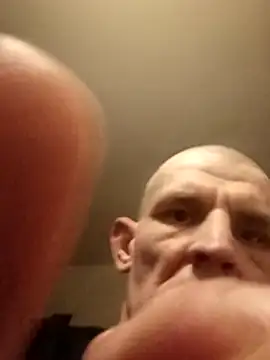 Snapshot of quest9299 chatting on October 19, 2025, 1:52 am quest9299 online show from October 19, 2025, 1:52 am