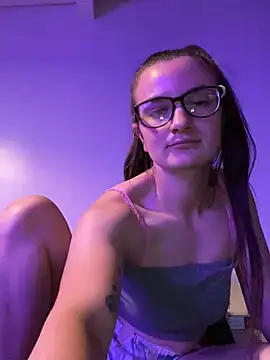 thequeenkendall2025 online show from February 4, 2025, 9:49 am