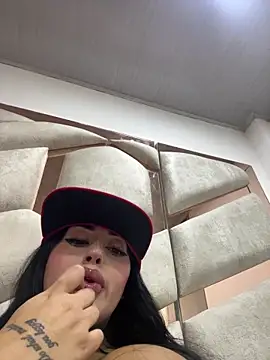 Girl milk7 online show from March 3, 2026, 6:42 am