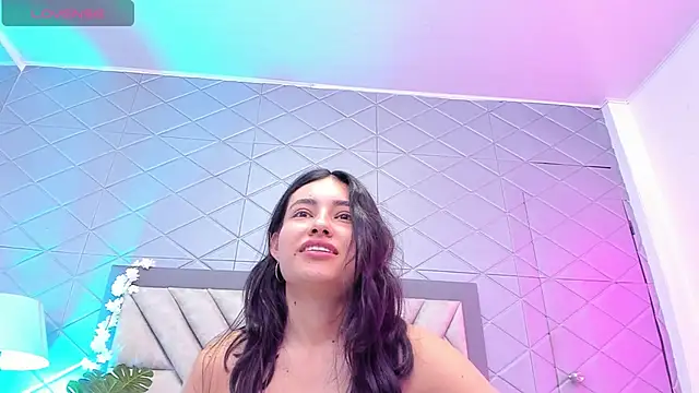 Snapshot of VioletRousse_ chatting on March 3, 2025, 7:07 pm VioletRousse online show from March 3, 2025, 7:07 pm