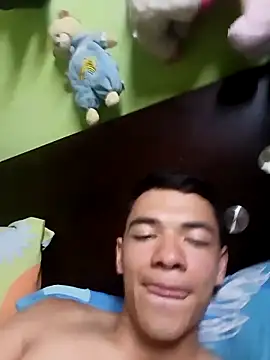 Snapshot of andresiito203 chatting on February 3, 2025, 6:24 am andresiito203 online show from February 3, 2025, 6:24 am