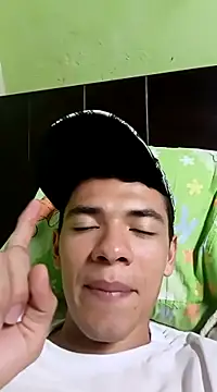 Snapshot of andresiito203 chatting on February 20, 2025, 5:23 am andresiito203 online show from February 20, 2025, 5:23 am