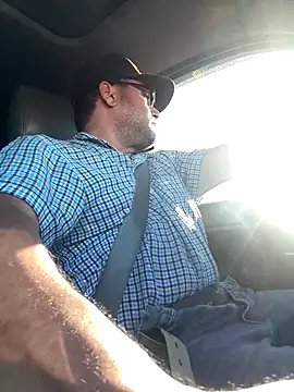 luiriv04 online show from September 21, 2025, 11:54 pm