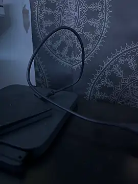 luiriv04 online show from March 8, 2025, 8:33 am