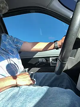 luiriv04 online show from October 6, 2025, 9:59 pm