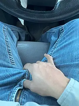 luiriv04 online show from January 23, 2025, 7:40 pm