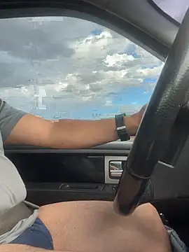 luiriv04 online show from October 3, 2025, 10:55 pm