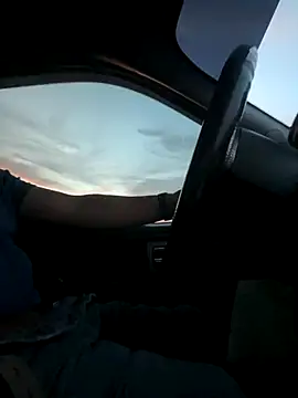 luiriv04 online show from October 20, 2025, 12:45 am