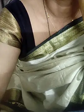 laxmitelugu78 online show from October 31, 2025, 3:52 pm