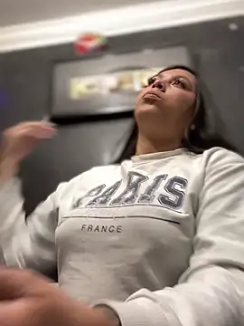 Snapshot of Im-Allysoon chatting on February 13, 2025, 11:37 pm Im-Allysoon online show from February 13, 2025, 11:37 pm