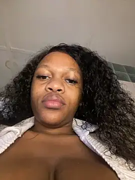 Boneca25 online show from October 17, 2025, 6:28 am