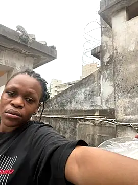 Boneca25 online show from November 27, 2025, 3:23 pm