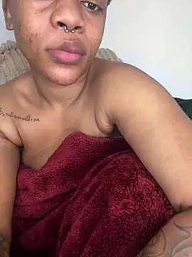 Boneca25 online show from May 14, 2026, 8:33 am
