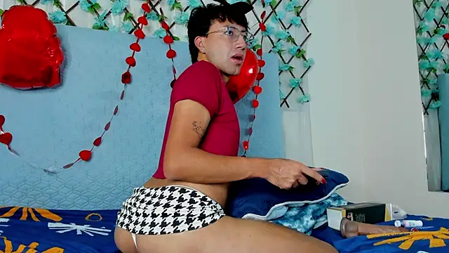 Snapshot of LaelVira_2 chatting on February 15, 2025, 6:23 am LaelVira 2 online show from February 15, 2025, 6:23 am