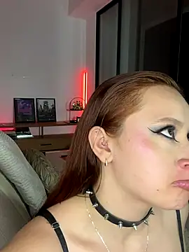 Snapshot of Mara_Santoro chatting on October 29, 2025, 1:37 am Mara Santoro online show from October 29, 2025, 1:37 am