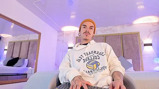 kaletattoo online show from November 19, 2025, 7:25 pm