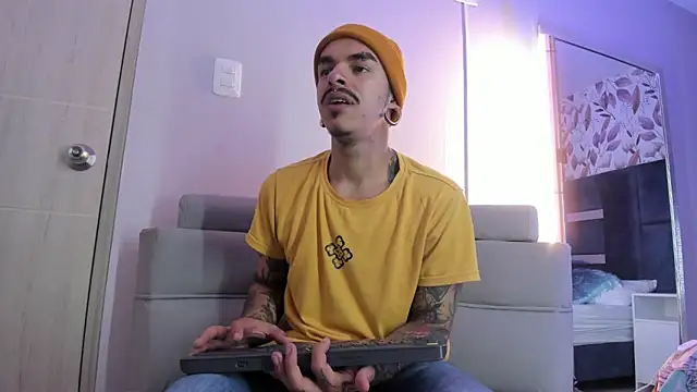 Snapshot of kaletattoo chatting on September 26, 2025, 10:55 am kaletattoo online show from September 26, 2025, 10:55 am